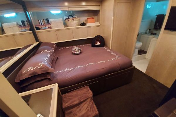 2006 Overmarine Mangusta 92 te koop (photo 27)