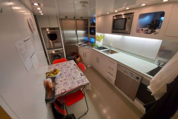 2006 Overmarine Mangusta 92 te koop (photo 29)
