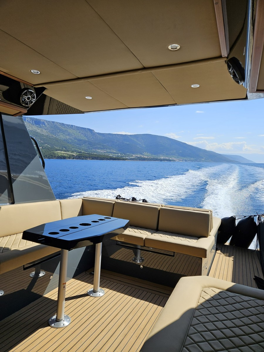 2025 Colnago 35 Cabin a noleggio (photo 12)