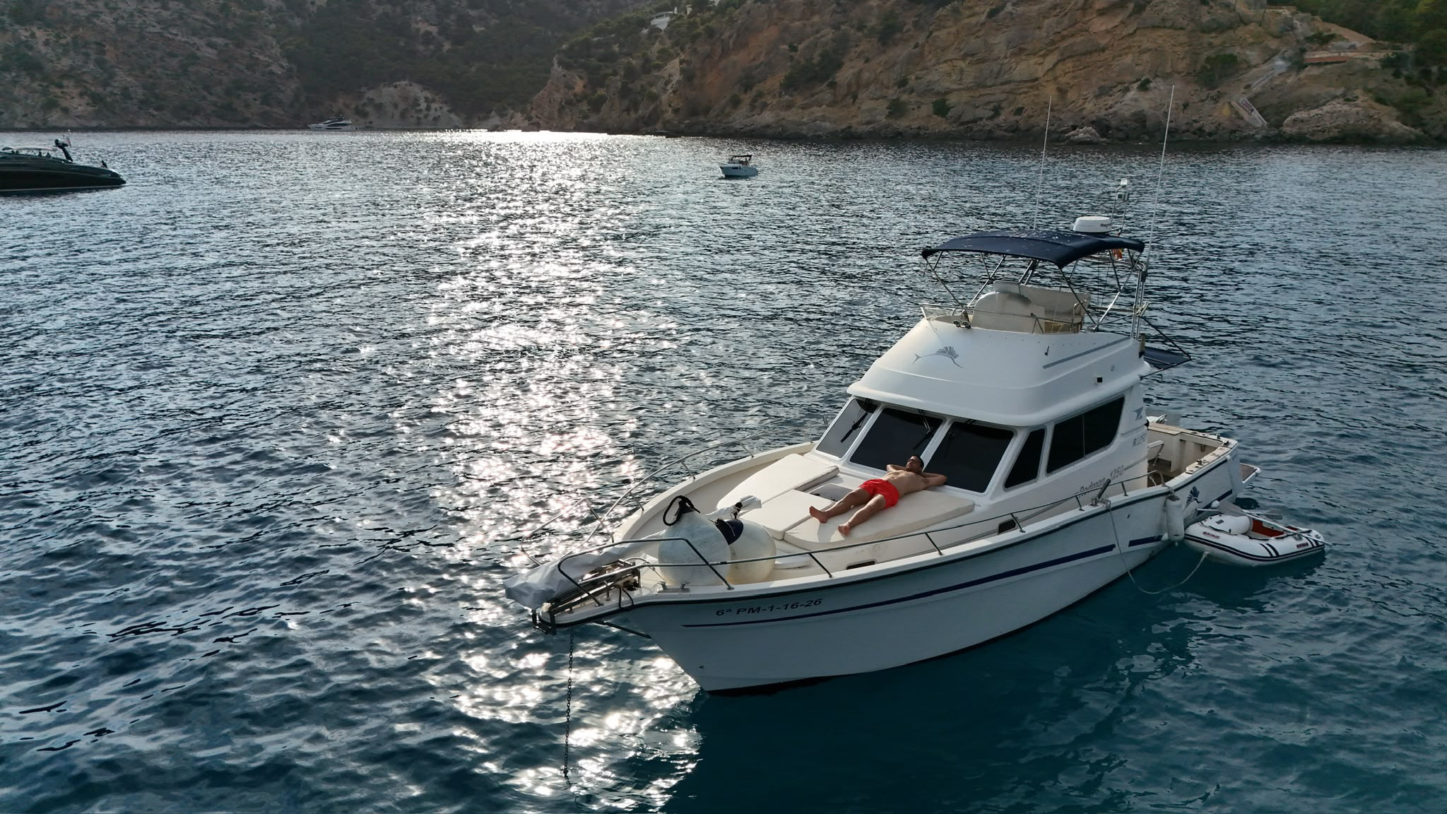 2015 Rodman 1250 en alquiler (photo 3)
