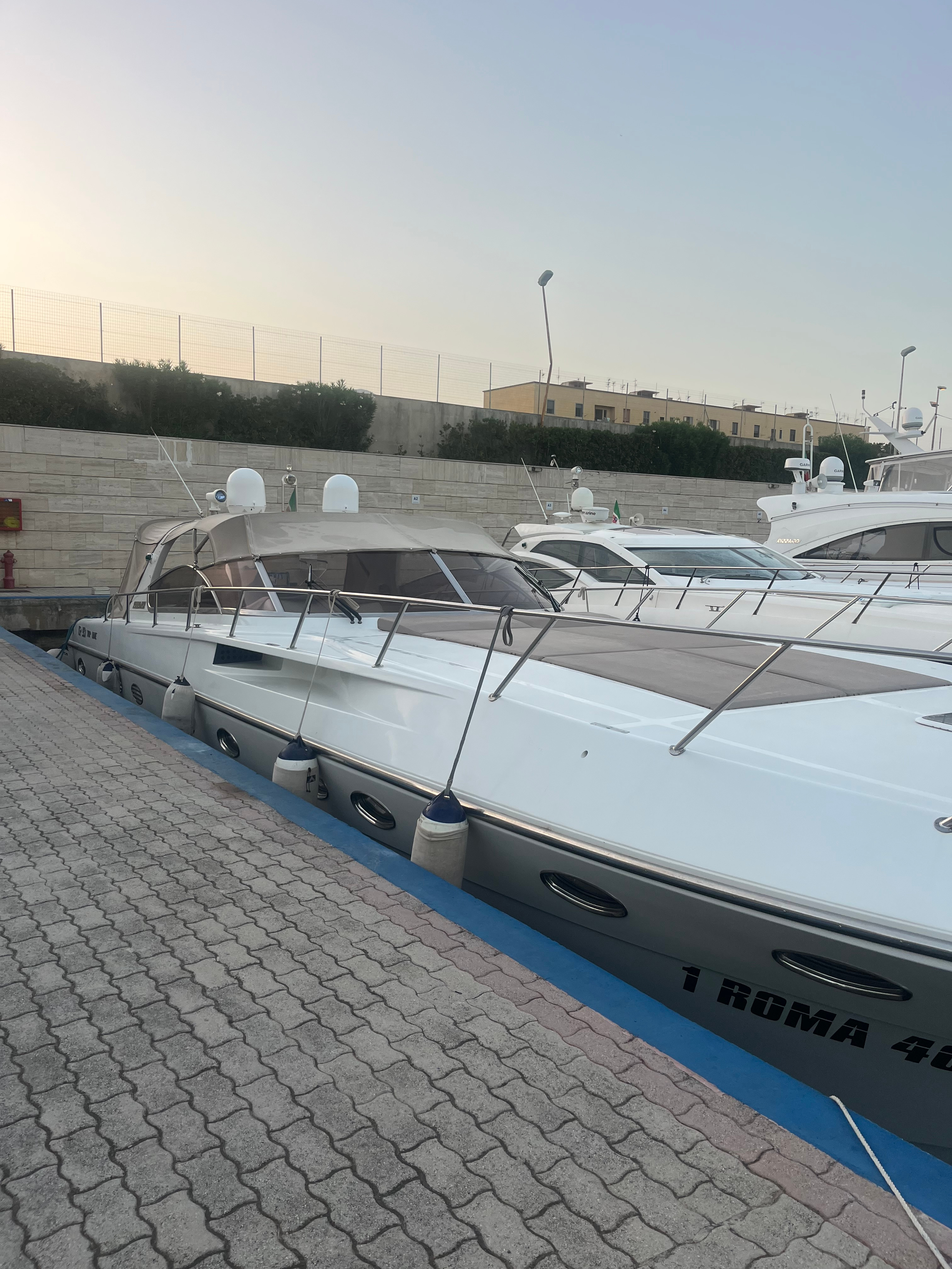 2003 Rizzardi 50 Top Line à vendre et à louer (photo 5)