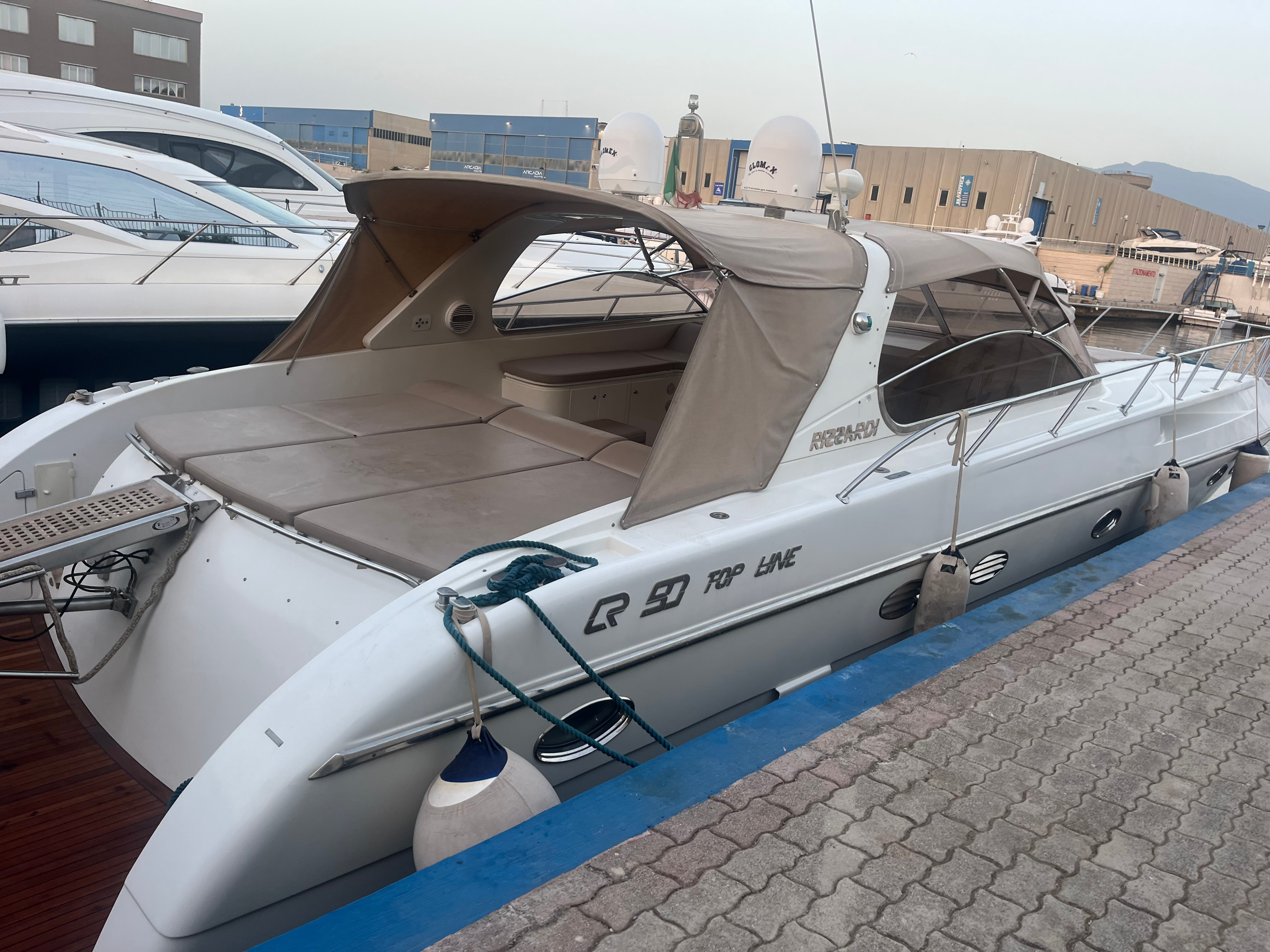 2003 Rizzardi 50 Top Line à vendre et à louer (photo 6)