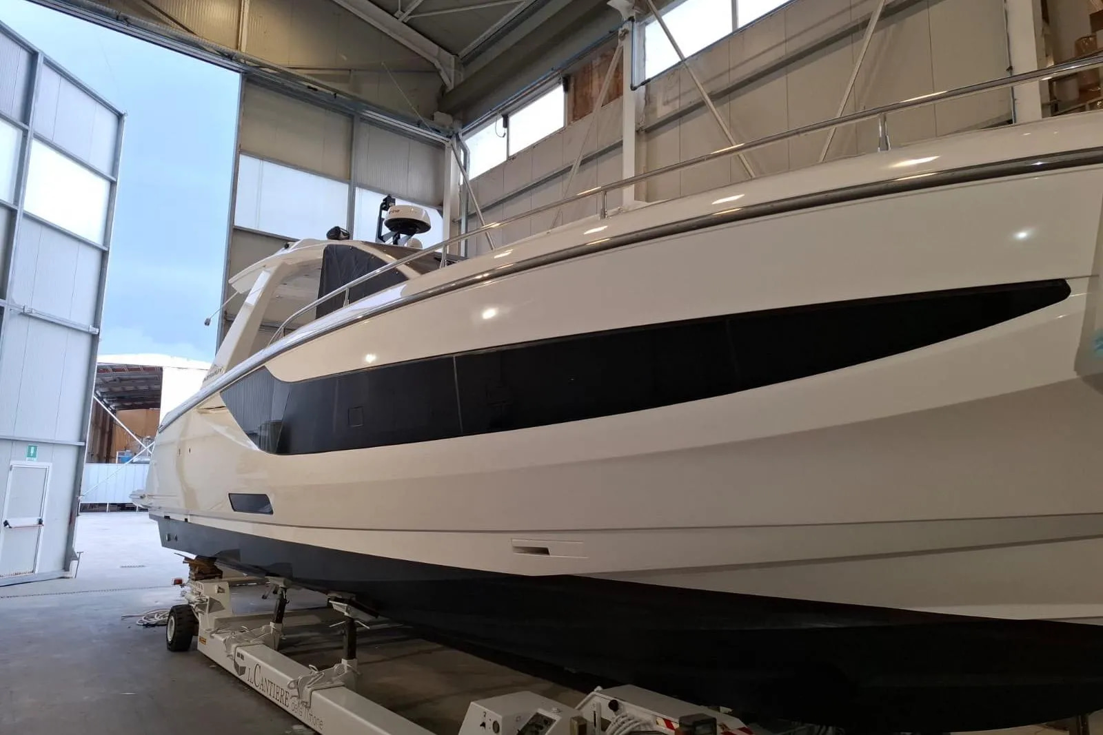 2025 Azimut Verve 42 for sale (photo 2)
