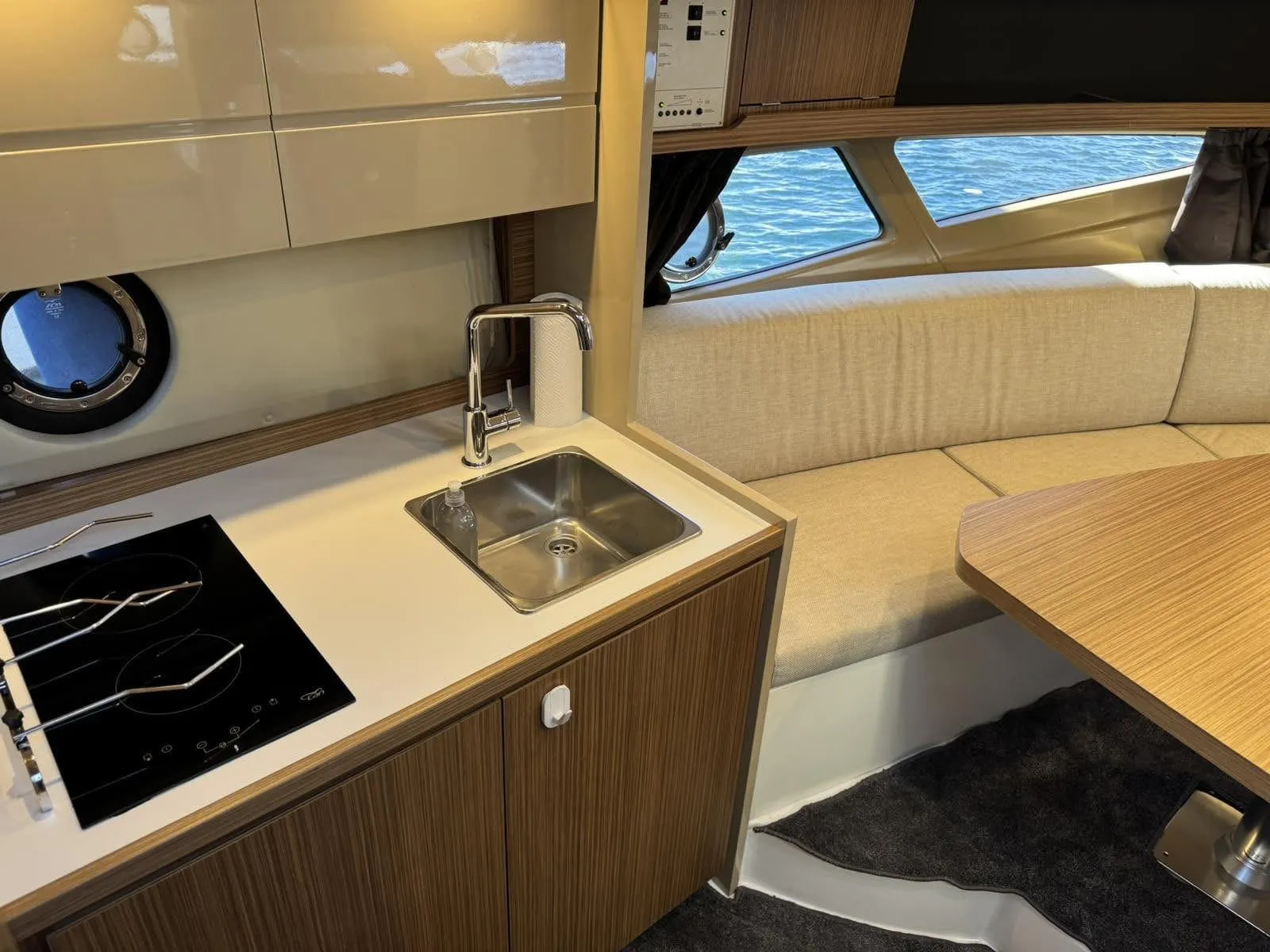 2020 Azimut Atlantis 34 for sale (photo 4)