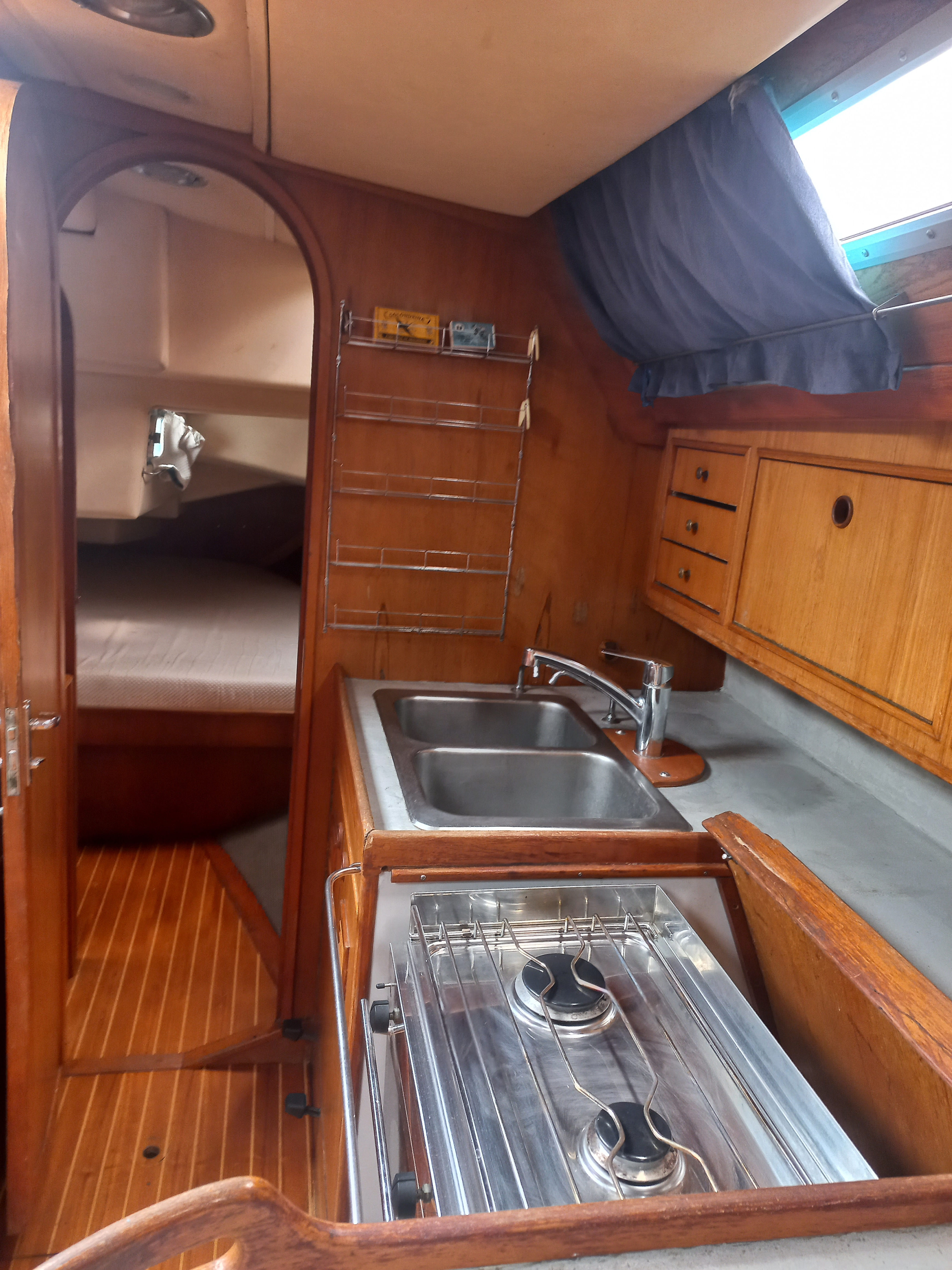1985 WAUQUIEZ CENTURION 42 à vendre (photo 7)