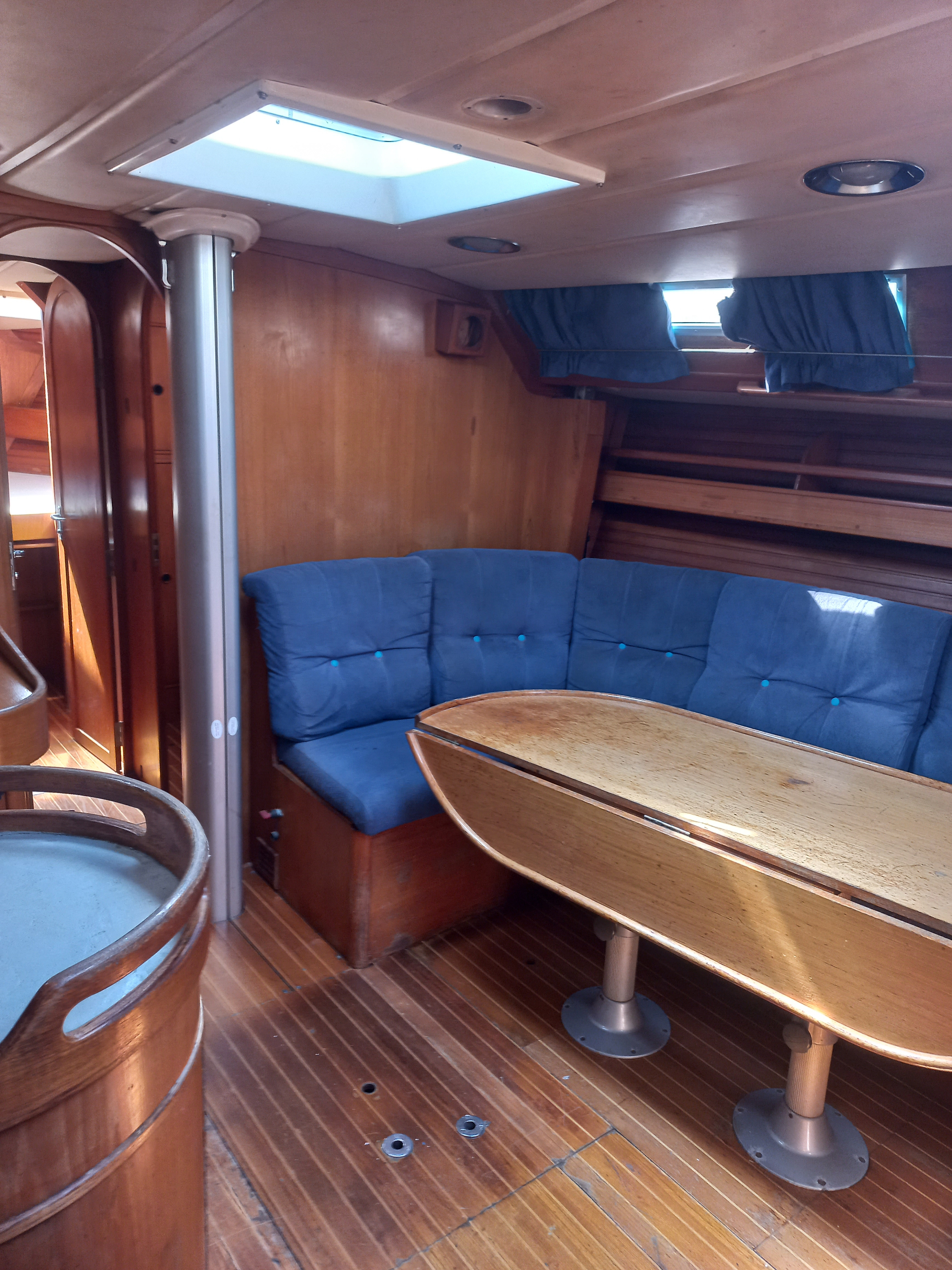 1985 WAUQUIEZ CENTURION 42 à vendre (photo 9)