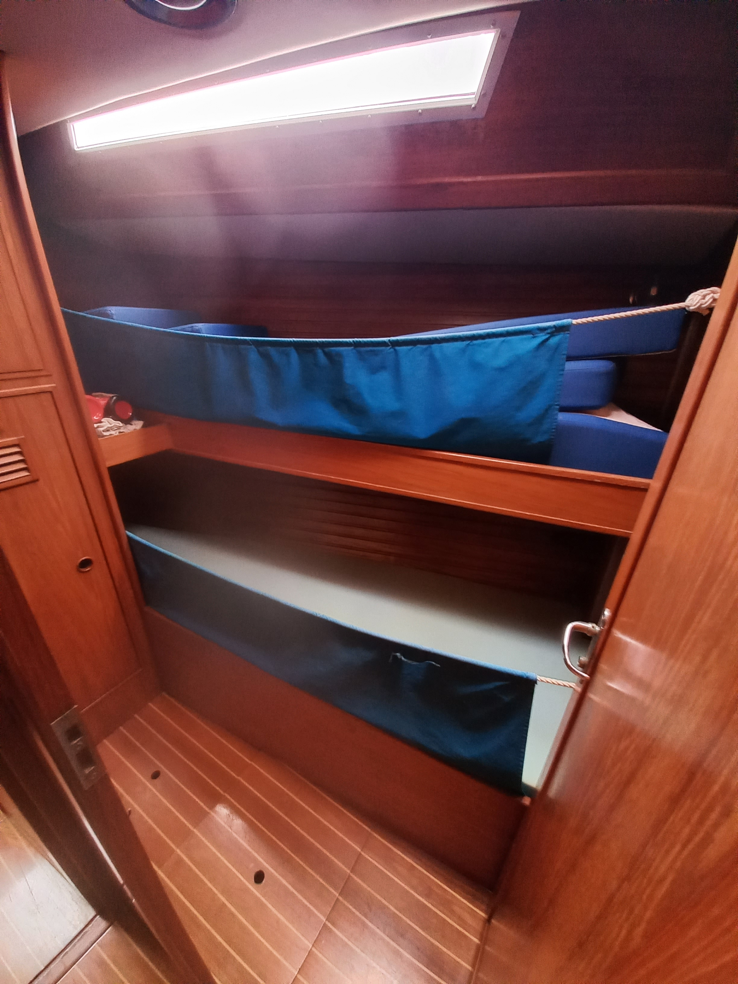 1985 WAUQUIEZ CENTURION 42 à vendre (photo 13)