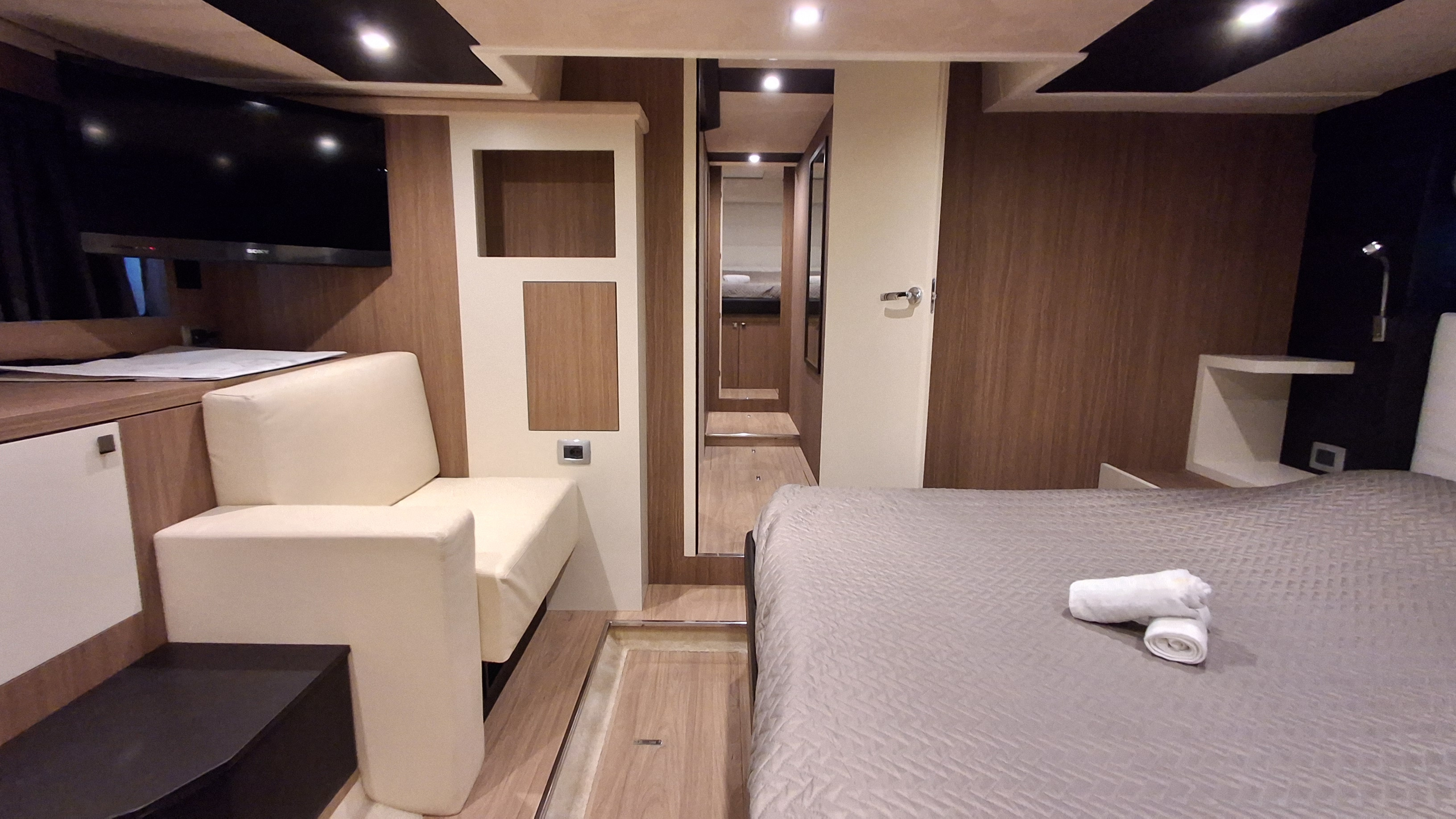2016 Cranchi 54 Fly a noleggio (photo 95)